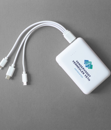 Powerbank met kabelsplitter | Goos Reclamemakers B.V.
